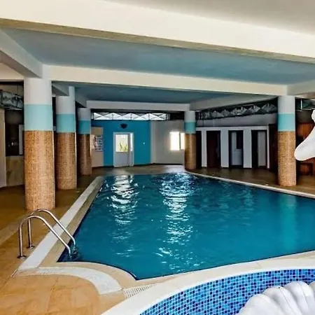 Caesar Long * Ajía Marína