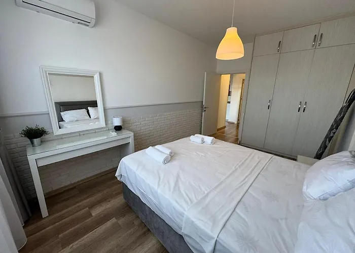 Caesar Long 公寓 *